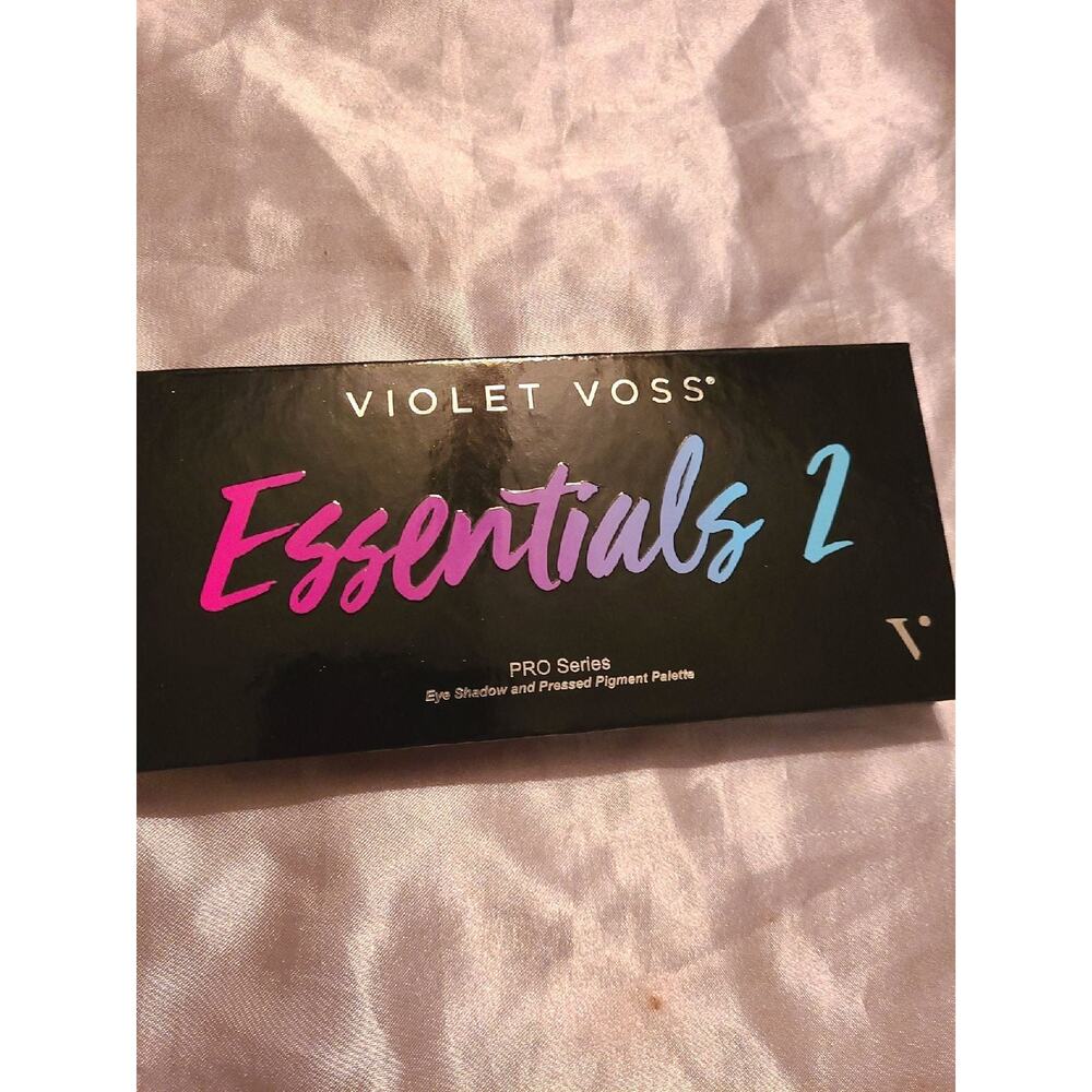 Violet Voss Essentials 2 Palette